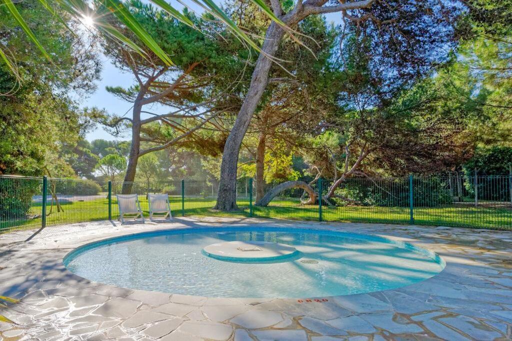 La Badine 5P Plage Piscine Clim Jacuzzi Parc Luxuriant イエール エクステリア 写真